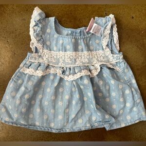 ✨5/$25✨ Blue light wash denim 2t toddler girl shirt with White Lace embroidery